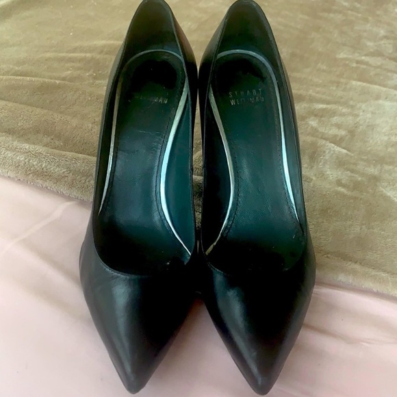 Stuart Weitzman Black Classic Leather Decollete Pumps - Picture 3 of 8